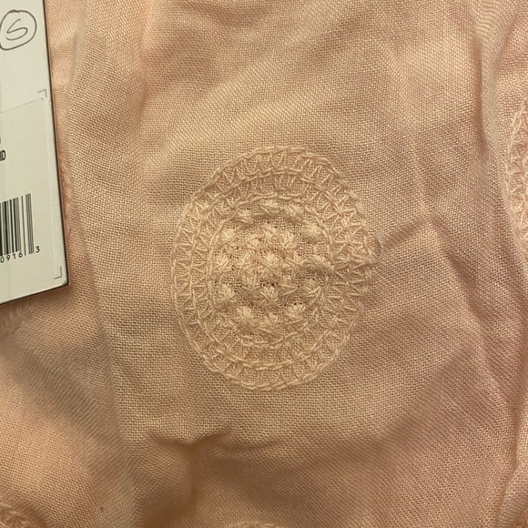 ⬇️SUMMER CLEARANCE ⬇️ NWT off the shoulder shirt - Picture 8 of 8